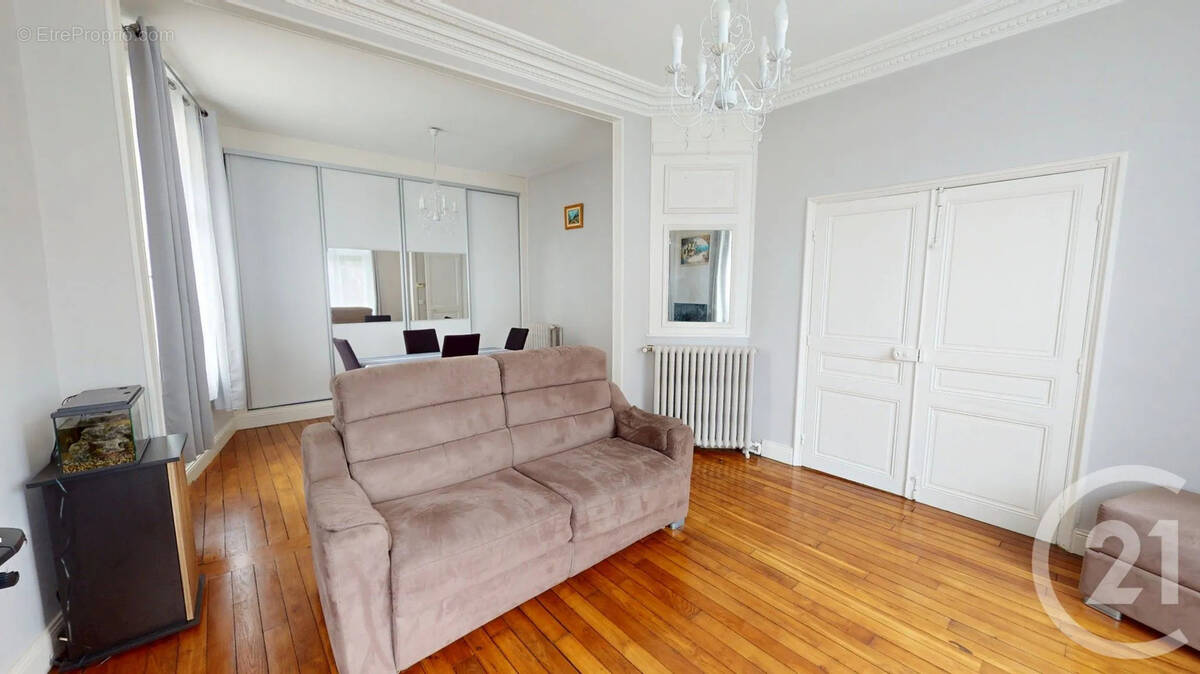 Maison à SAINT-QUENTIN