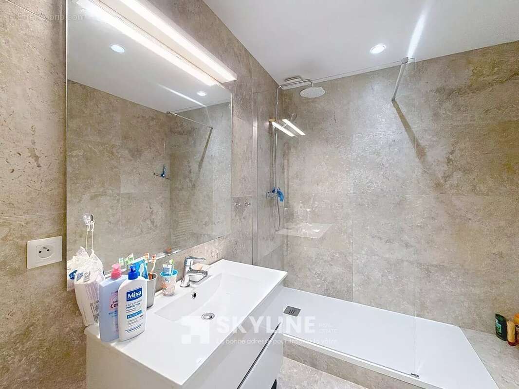 Appartement à MARSEILLE-6E