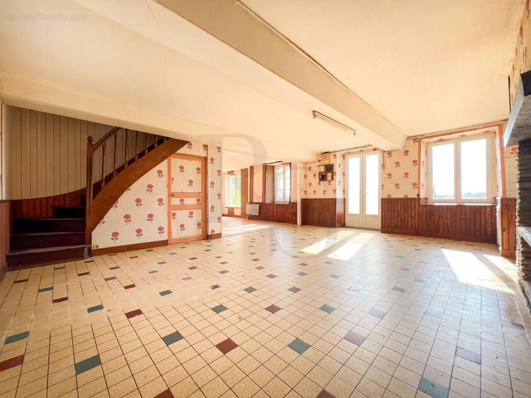 Maison à BELLOU-EN-HOULME