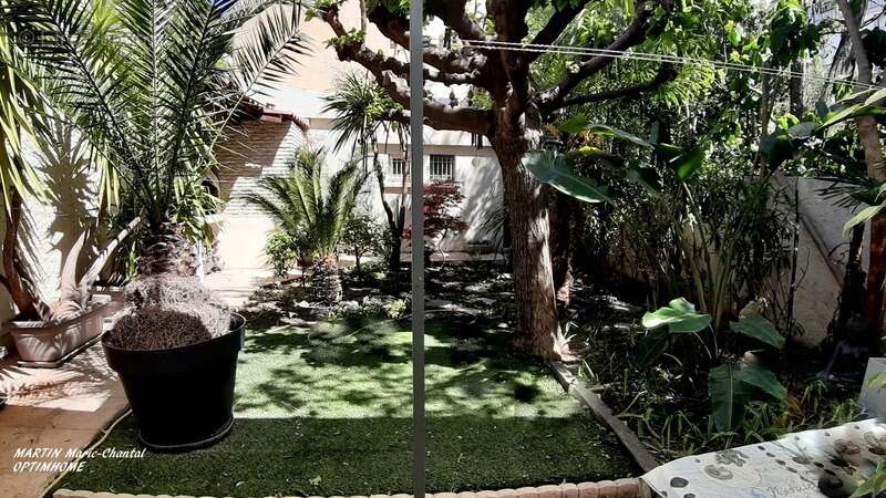 Appartement à MARSEILLE-5E