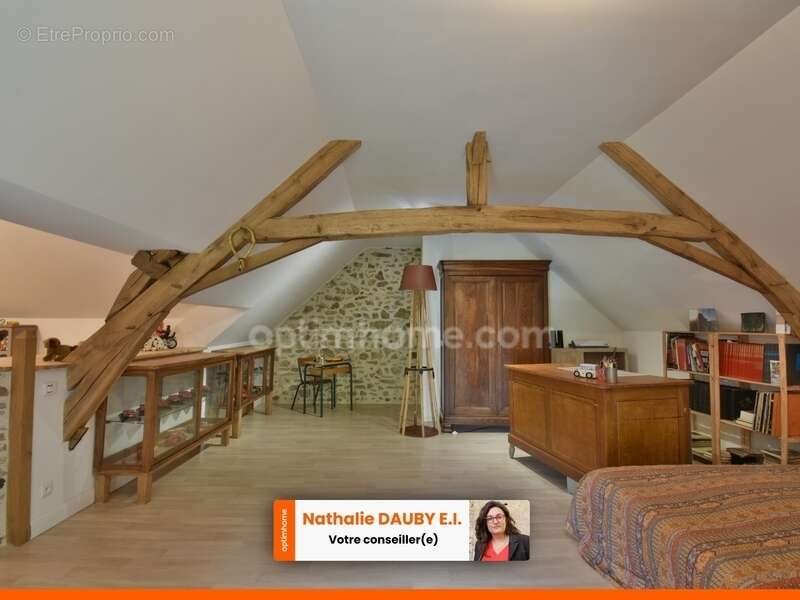 Maison de caractère, rénovée avec gout, à Baraize - photo 2