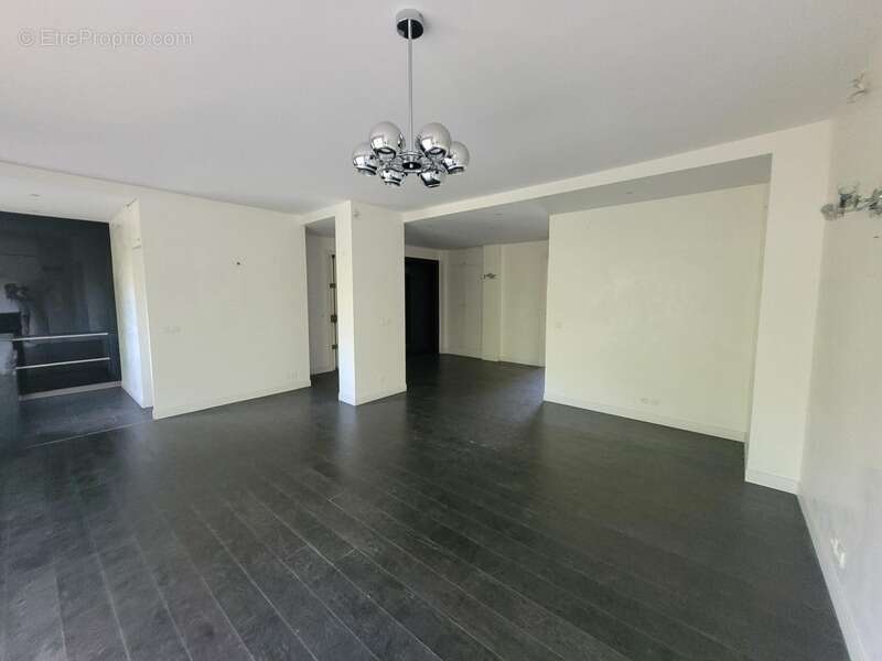 Appartement à PARIS-8E