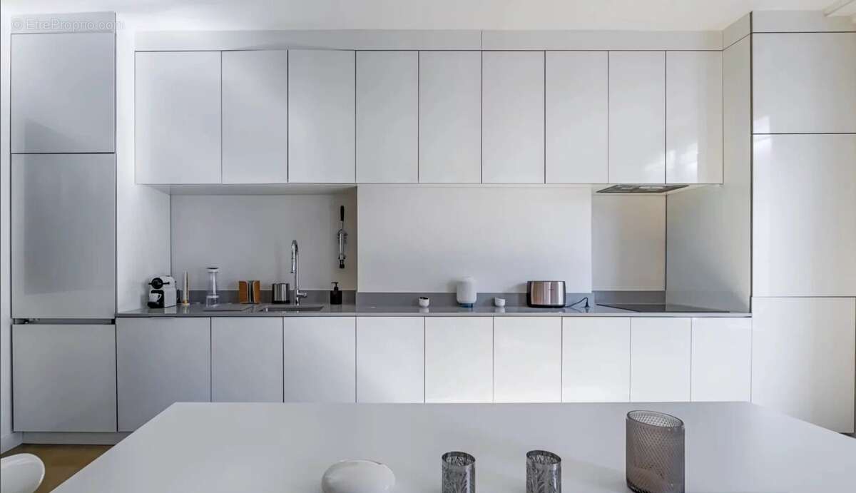 Appartement à PARIS-10E