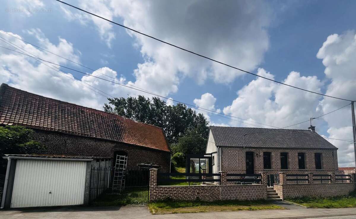 Maison individuelle avec garage, jardin et dépendance - photo 12