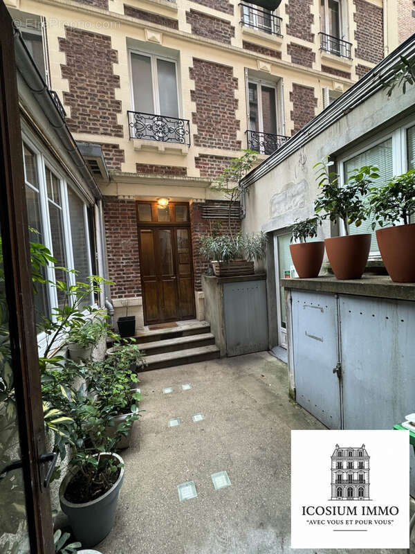 Appartement à PARIS-14E