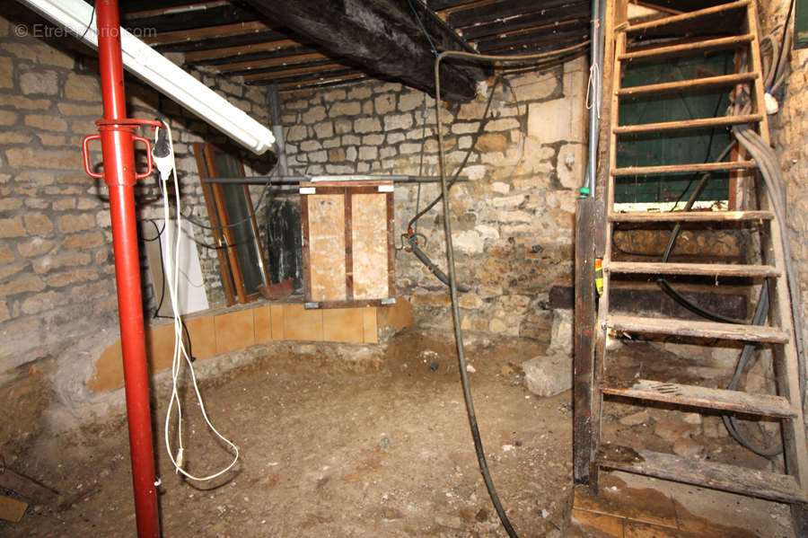 Maison à VARZY