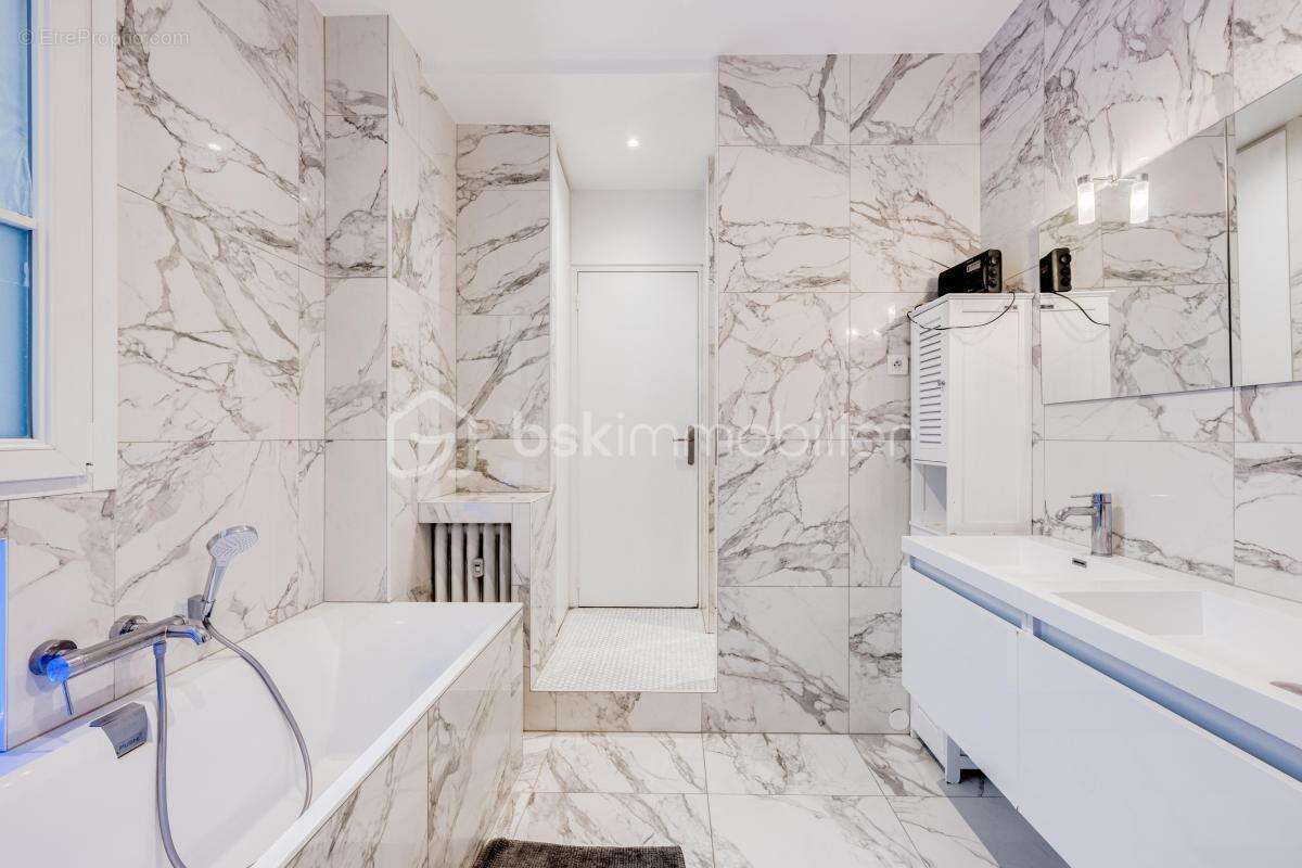 Appartement à PARIS-7E