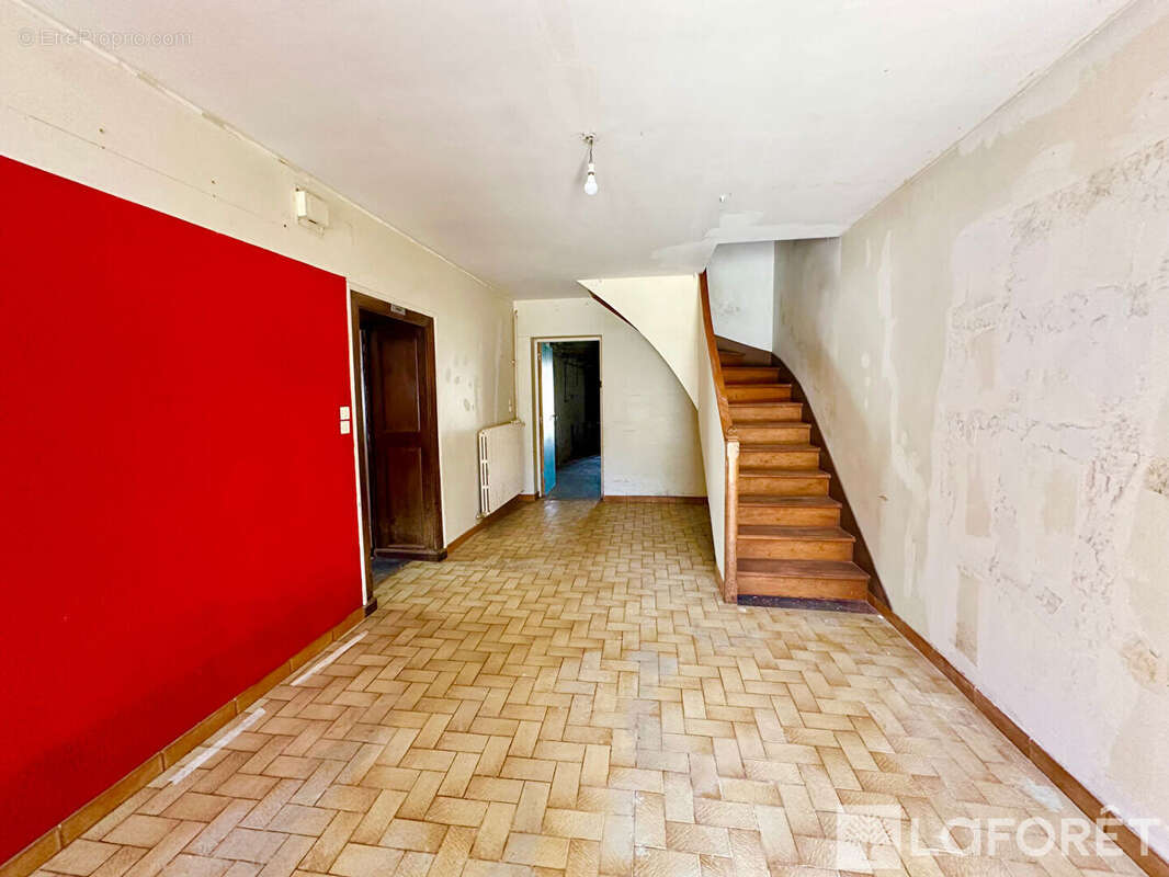Maison Valfroicourt 8 pièce(s) 124.57 m2 - photo 2
