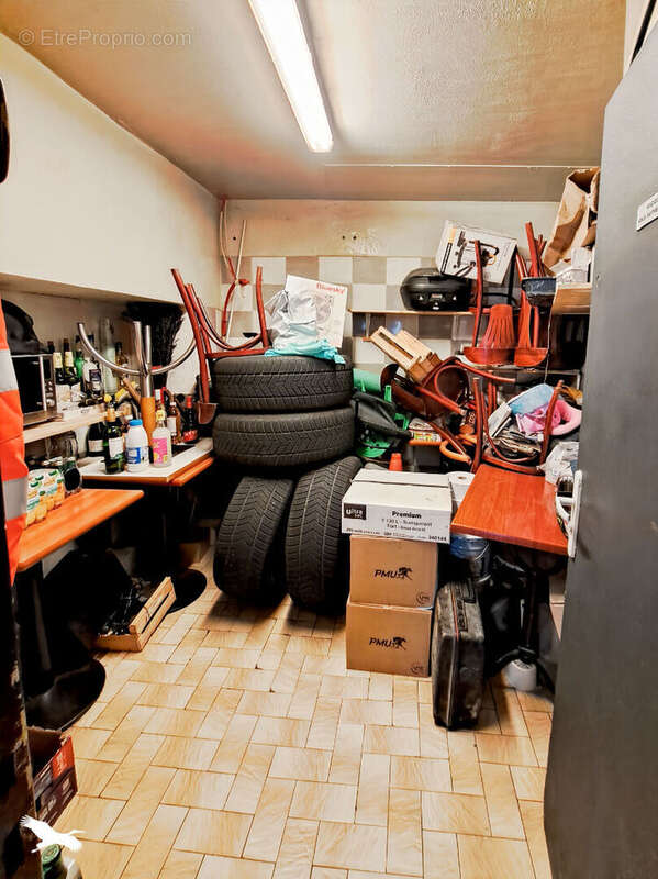 Commerce à MARSEILLE-9E