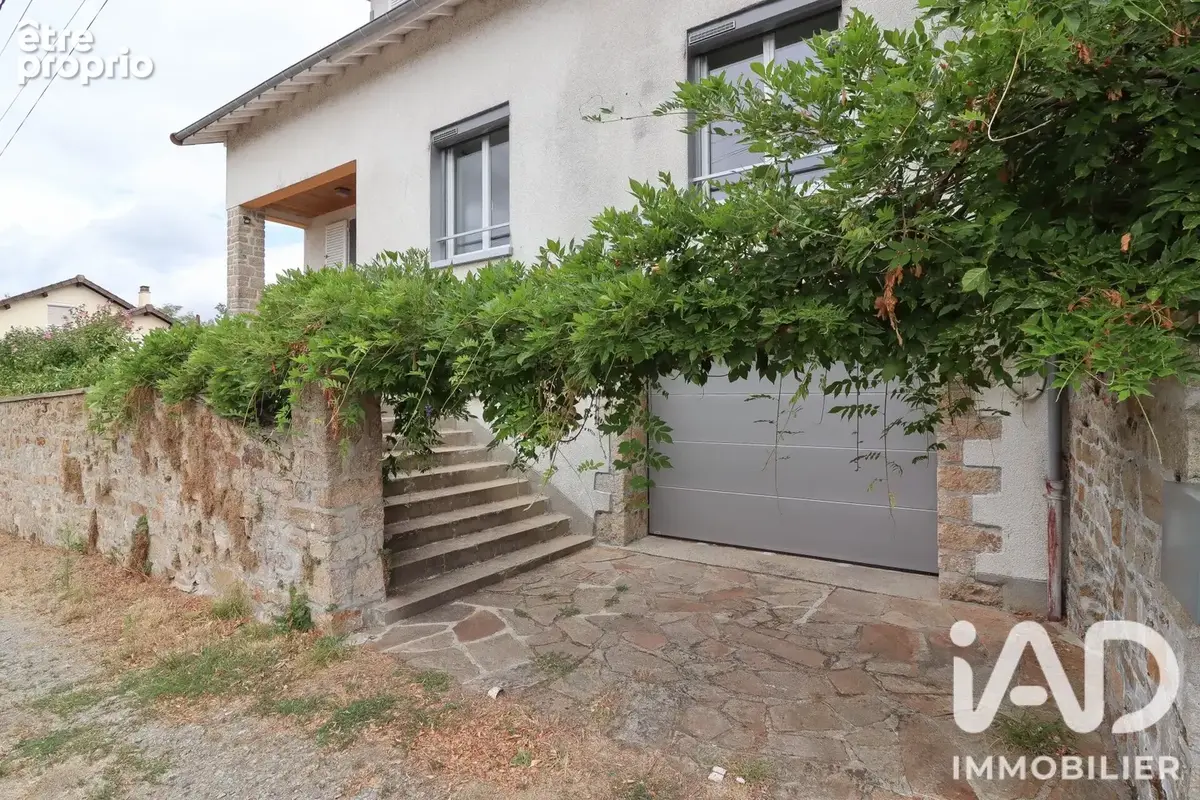 Photo 1 - Maison à COMPREIGNAC