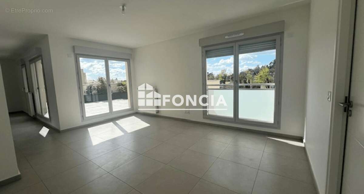 Appartement à RILLIEUX-LA-PAPE