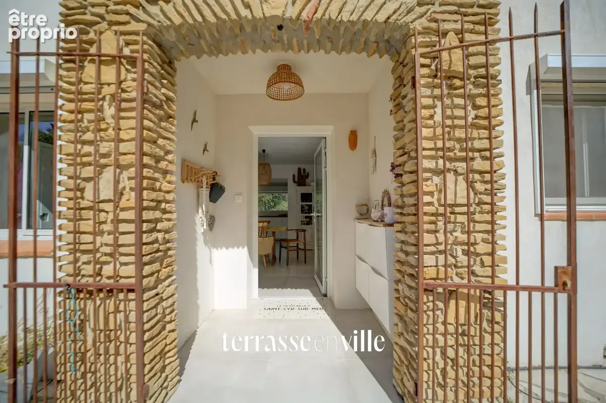 St cyr-sur-mer - villa familiale t5 rénovée - jardin 2100 m2 - piscine - garage - 790 000 € - photo 3