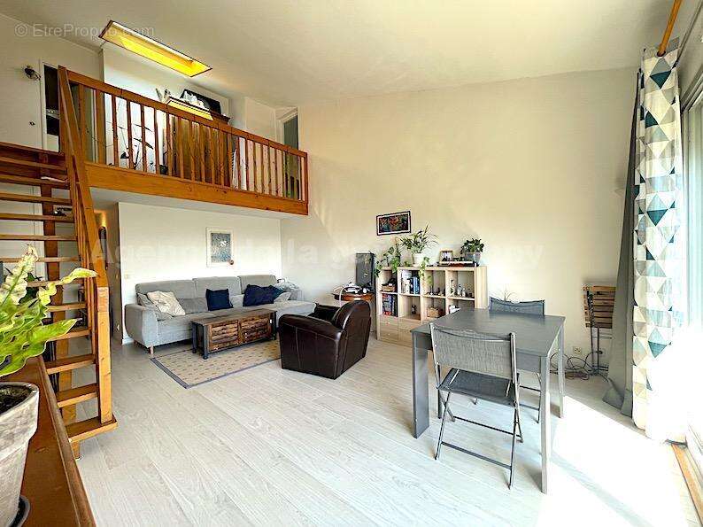 Salon 2 - Appartement à YERRES