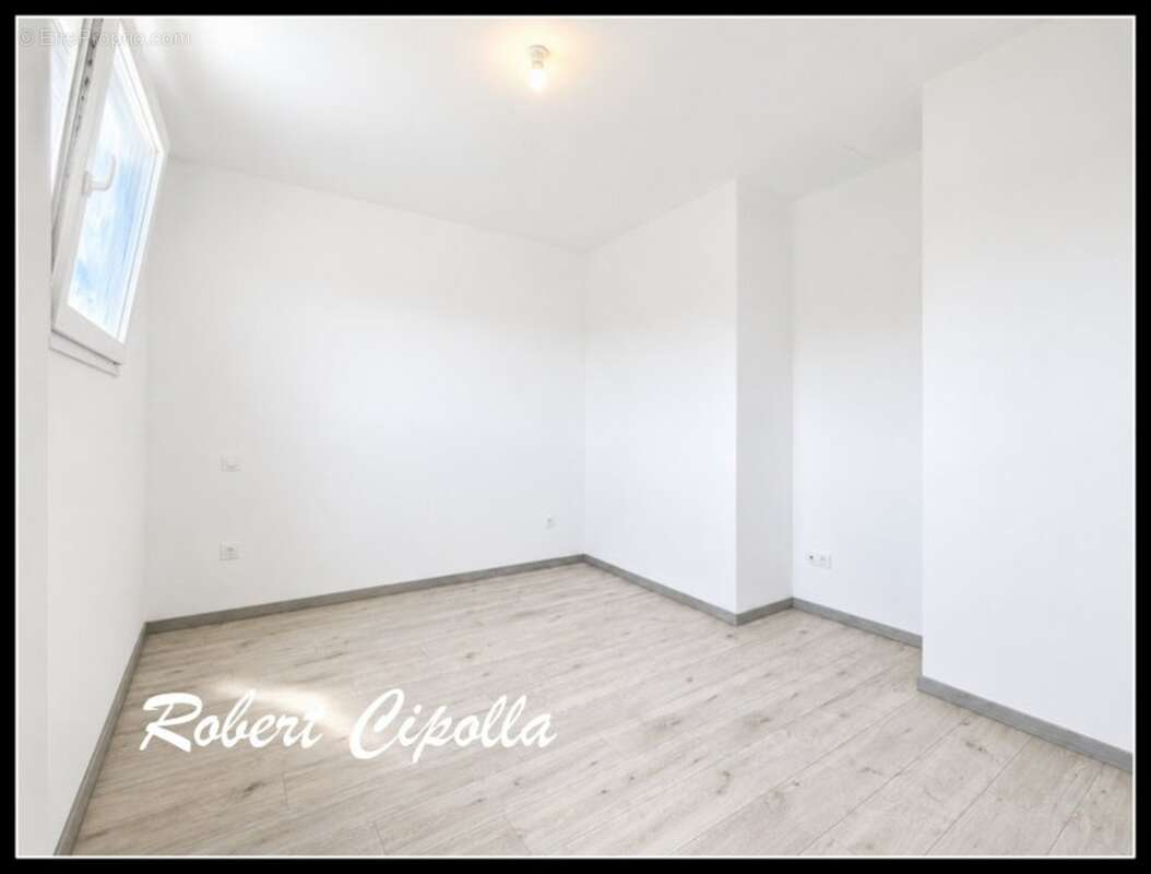 Attique T2 Metz _51,5m²_très grande terrasse de 41m² parking inclus + garage + cuisine équipée - photo 10