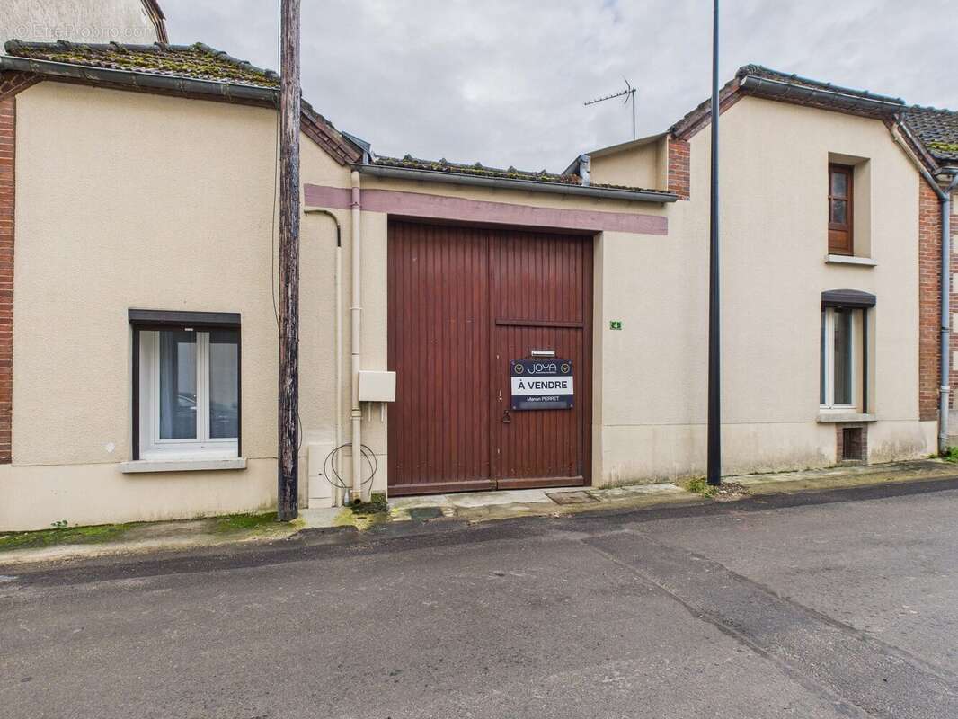 Maison à BARBONNE-FAYEL