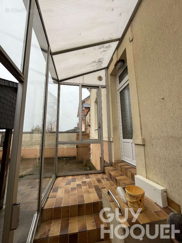 Maison à LA BAZOCHE-GOUET