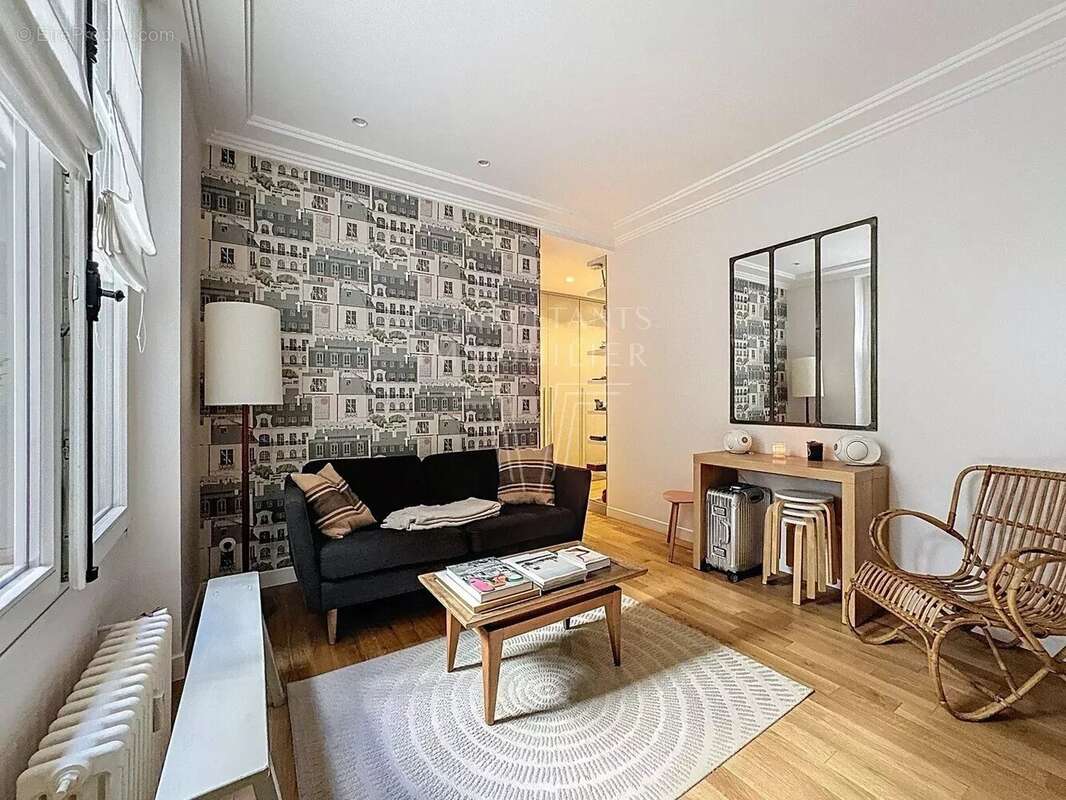 Appartement à PARIS-16E