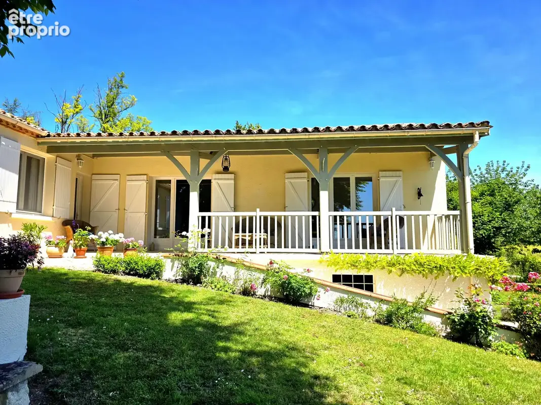 Charmante maison familiale avec piscine et terrasse, grand jardin et belles vues dégagées - photo 15