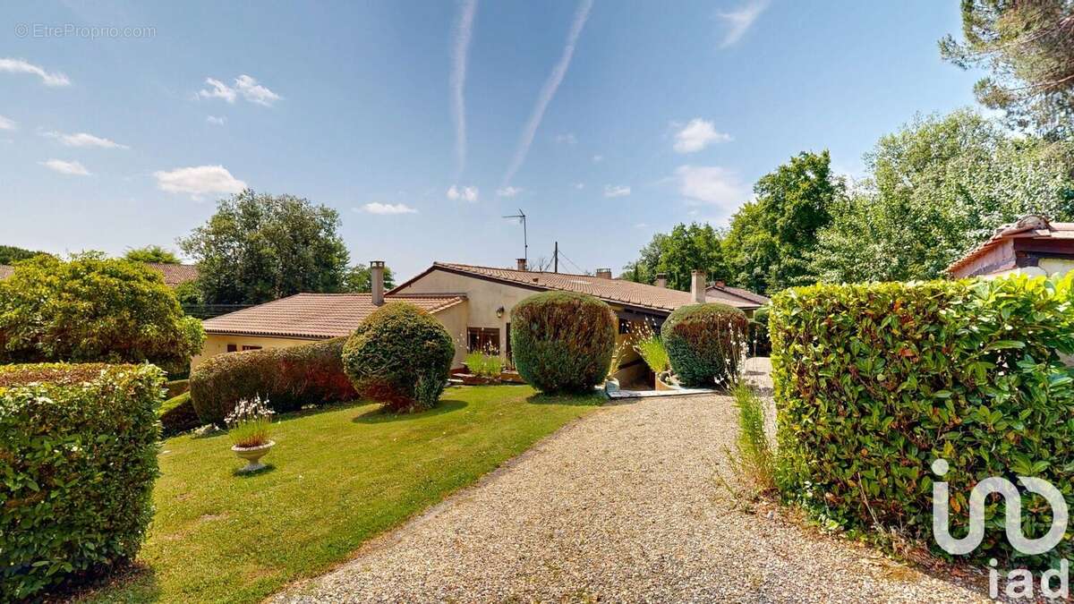 Photo 2 - Maison à LE FLEIX