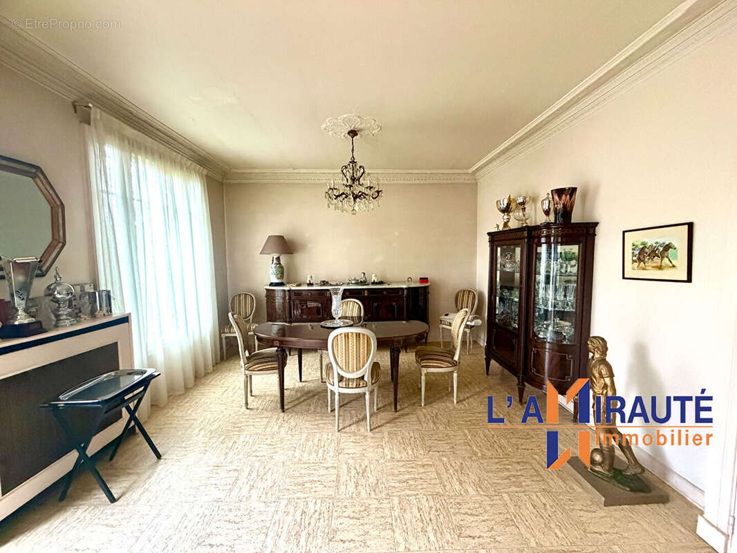 Maison à MAISONS-LAFFITTE