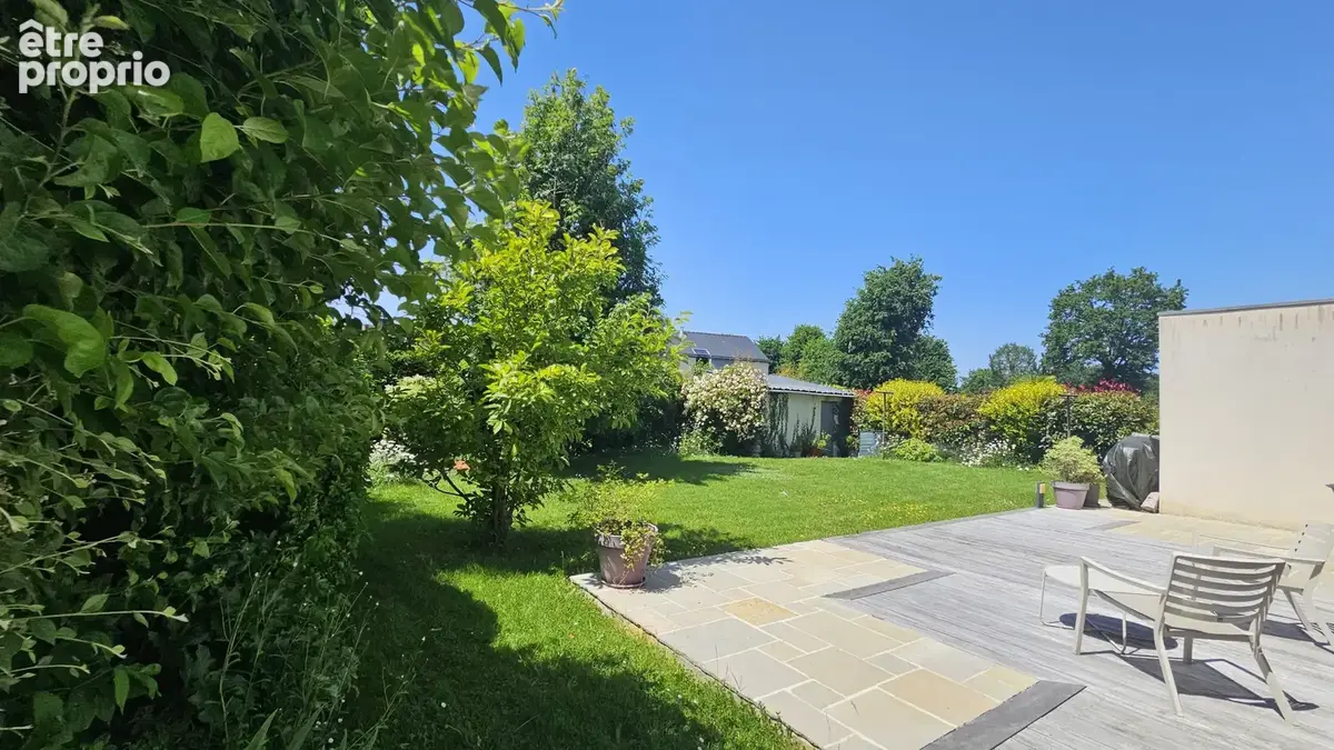 Belles prestations pour cette maison (150 m2) sur terrain de 563 m2 clos. - photo 2