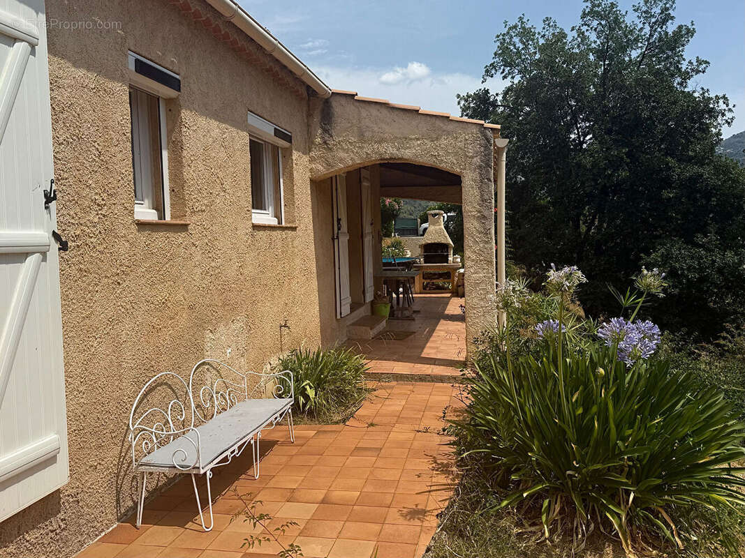 Maison Carros 4 pièce(s) ,sur terrain de 1300m2 - photo 4
