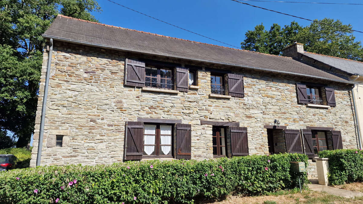 MORBIHAN Charmante maison de campagne de 4 chambres, 2 salles de bains, grand jardin, terrasse, parking - photo 2