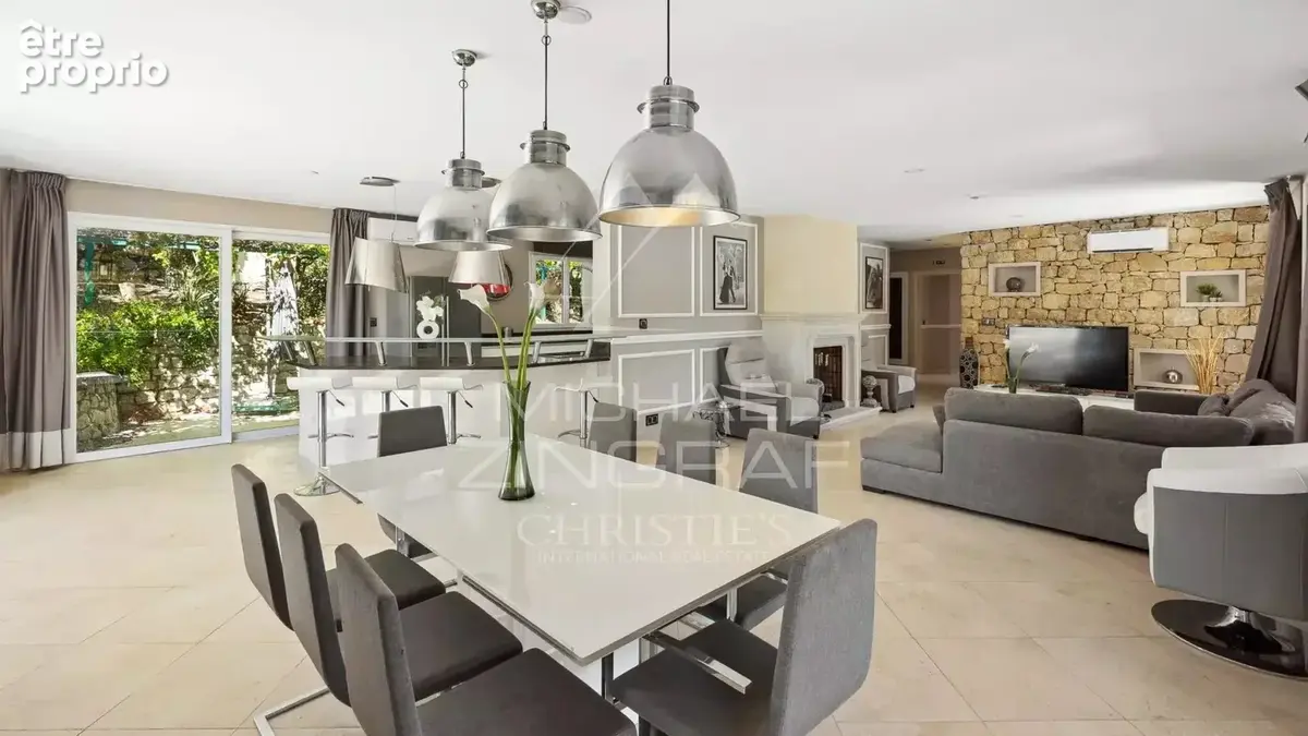Grasse – Élégante villa rénovée avec piscine et vue dégagée - photo 4