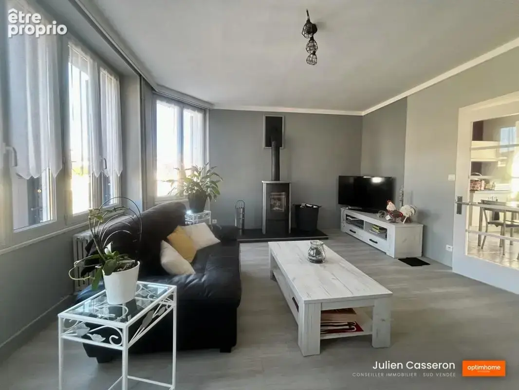 Chantonnay centre – Maison 153 m² – 3 chambres, piscine et garage - photo 4