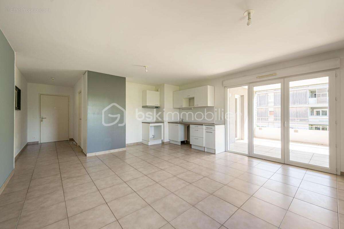 Appartement à SEYNOD