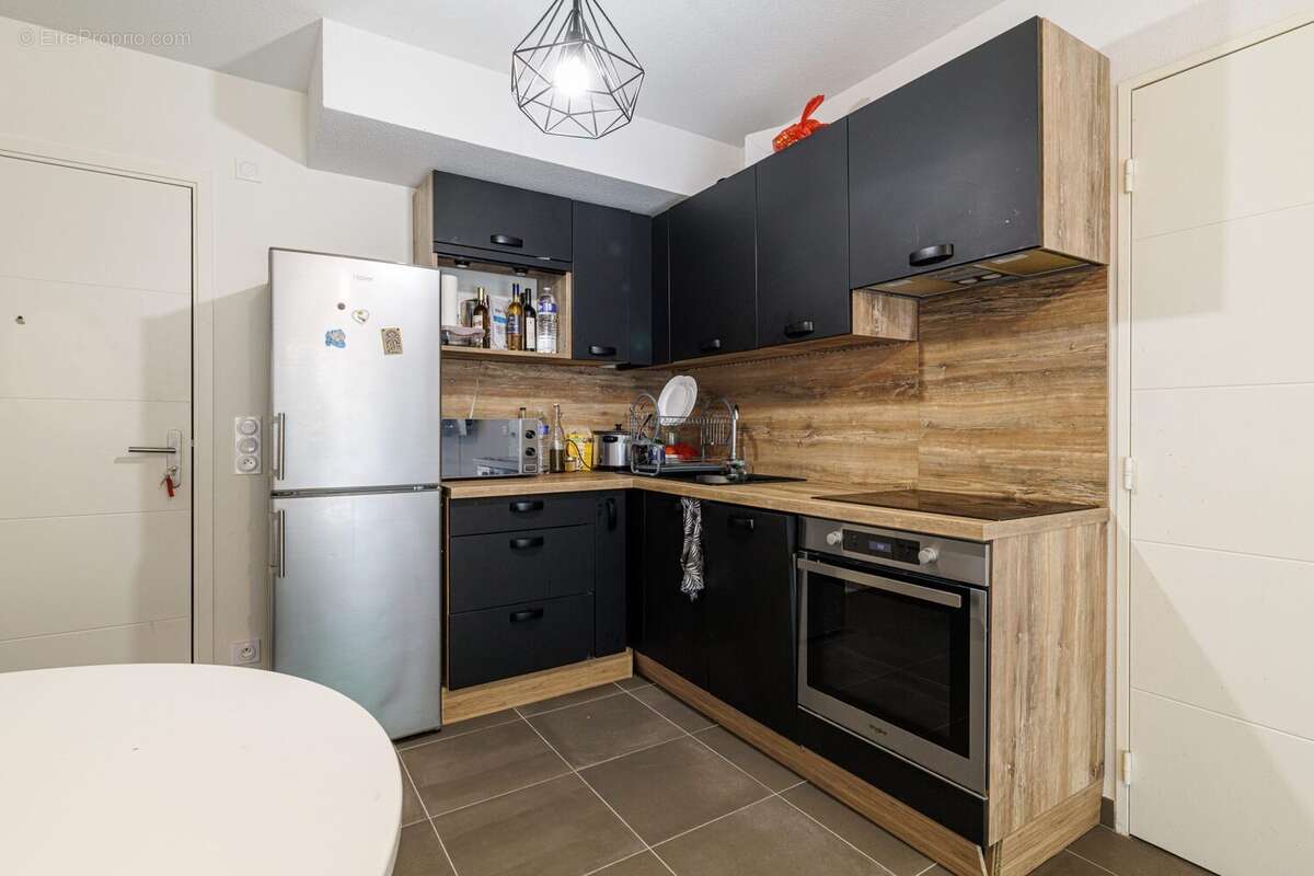 Appartement à SAINT-LAURENT-DU-VAR