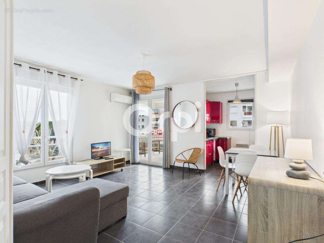 Appartement à vendre, centre ville MANDELIEU, proche de tout, terrasse - photo 2