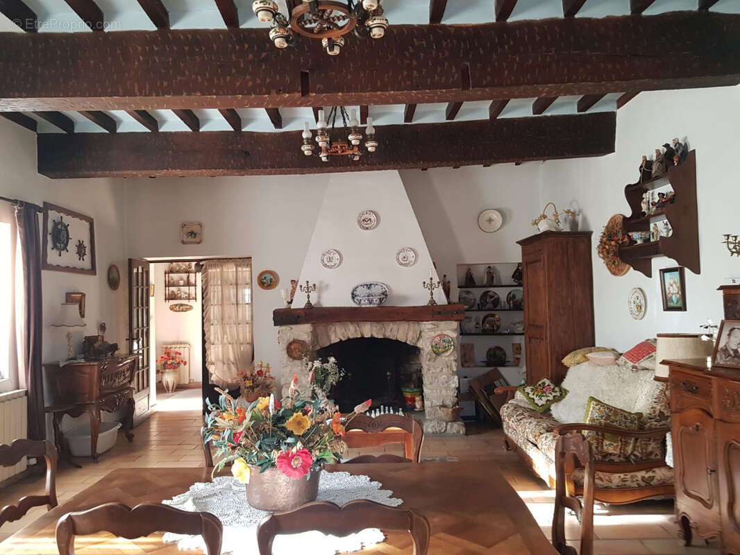 Exclusivité - Demeure d’exception du XVe siècle au cœur de la Provence - Saint Trinit (Vaucluse) - photo 6