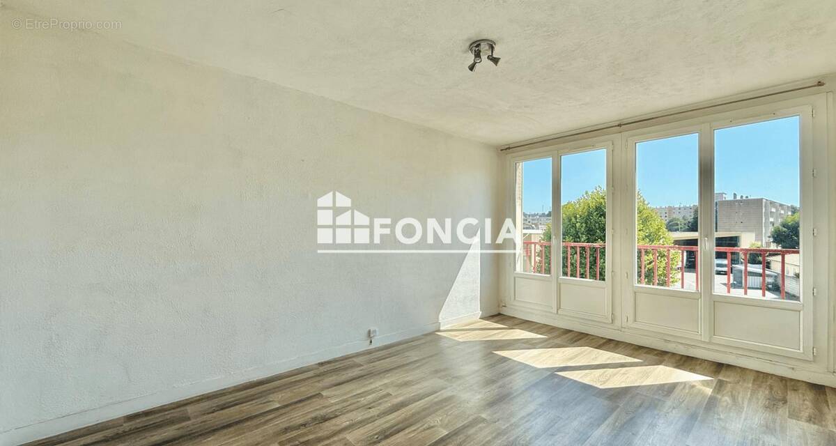 Appartement à BOURGOIN-JALLIEU