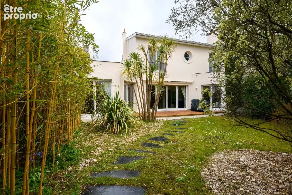 Maison familiale en pierre   Parc Bordelais   219 m2   5 chambres   garage   jardin piscinable - photo 9