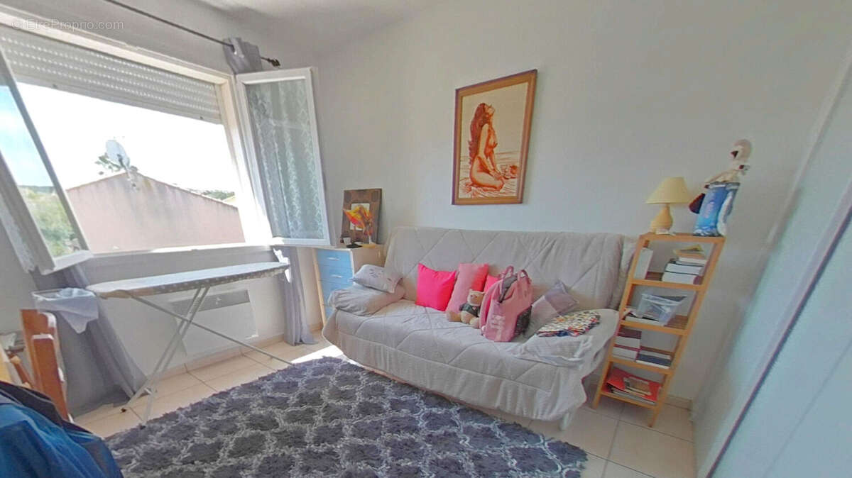 Maison à NISSAN-LEZ-ENSERUNE