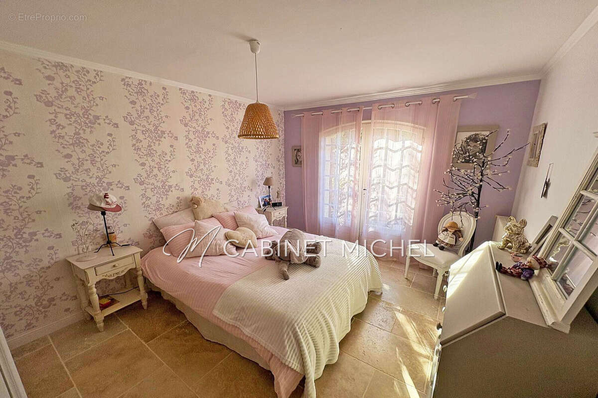 Maison 136 m² à Speracedes  - photo 4
