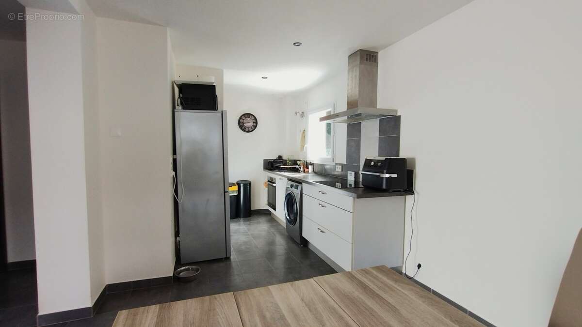 Maison à vendre 5 pièces COMBRIT (29) commerces à pied - photo 5
