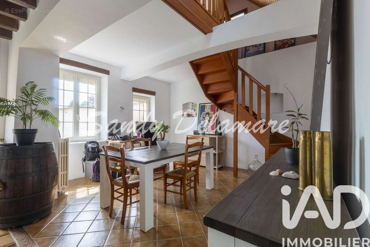 Maison 114 m² à Saint-Just  - photo 6