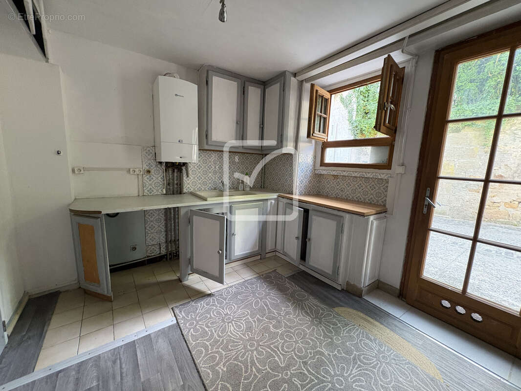 Maison à TERRASSON-LAVILLEDIEU