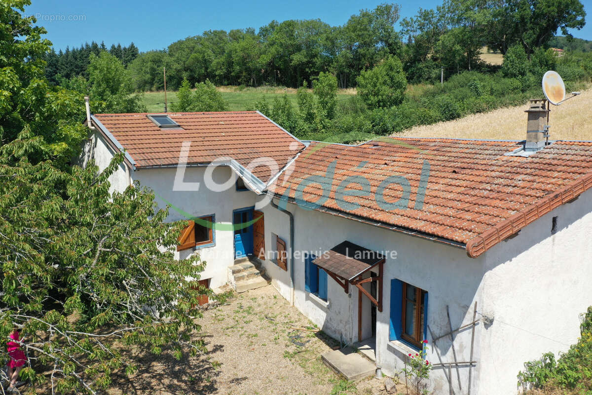 Maison de campagne à fort potentiel - Saint-Cyr-de-Valorges - photo 2