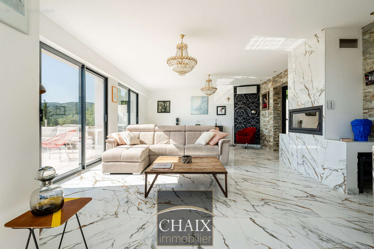 Belle contemporaine avec vue mer - appartement indépendant- piscine - garage - photo 10