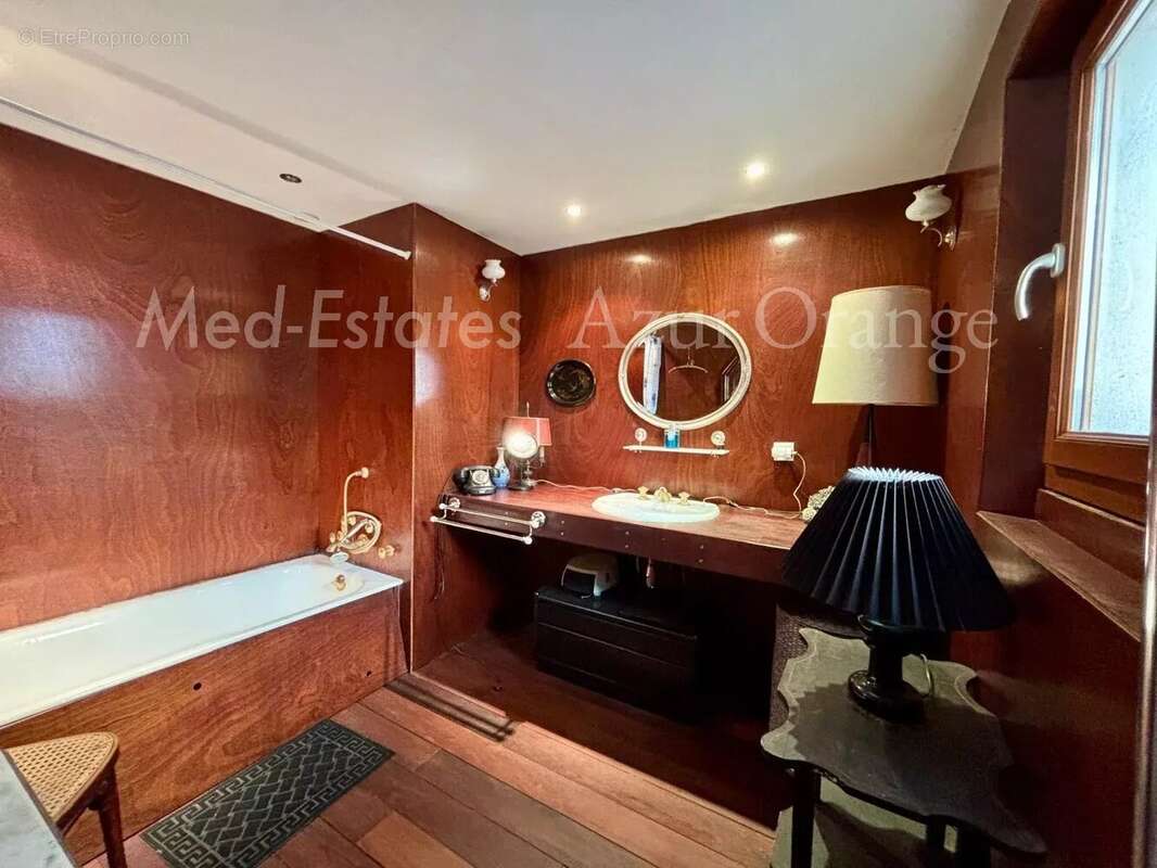 Appartement à LA GARDE-FREINET