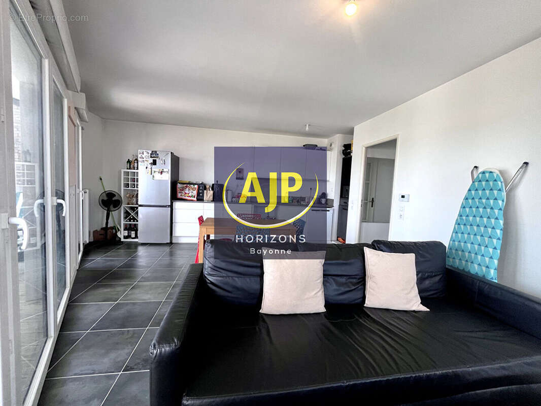 ANGLET - T3 + parking + cave - photo 4