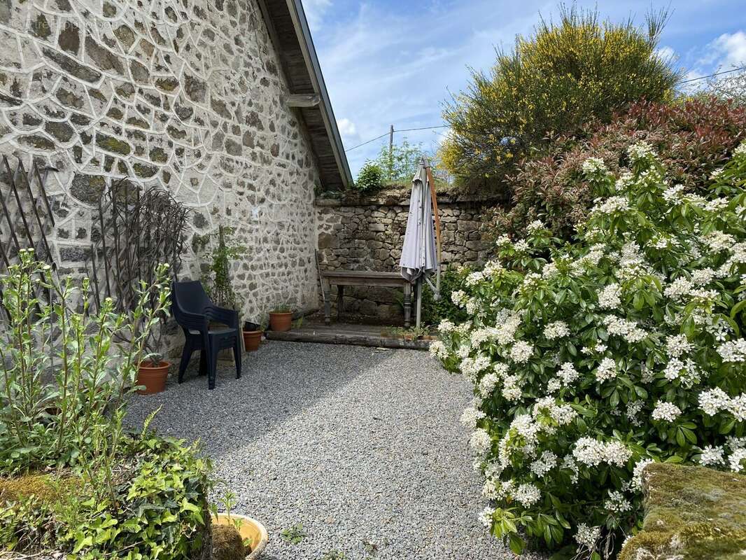 Maison à NEDDE