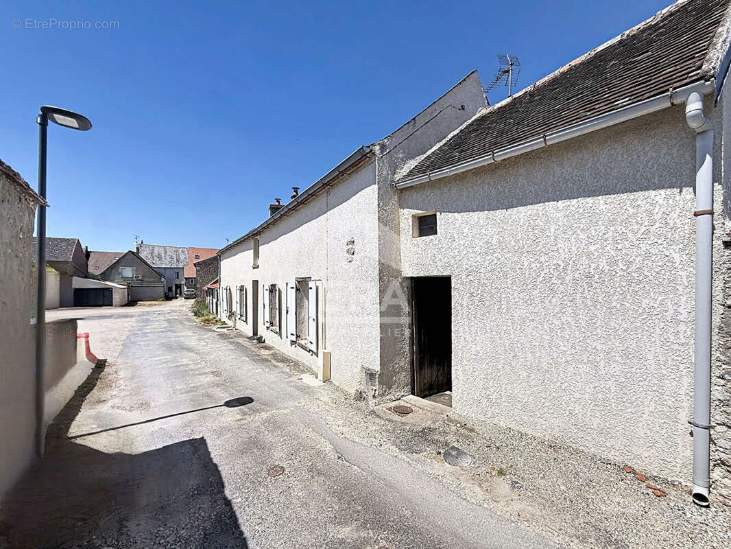Maison à JANVILLE