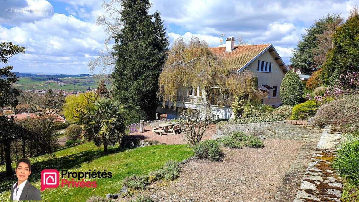 THIZY-LES-BOURGS (69240)  Maison individuelle 223 m² habitables, terrain 2000 m², 4 chambres, garages, annexes - photo 17