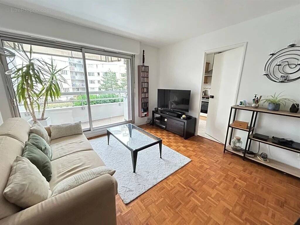 Appartement à PARIS-19E