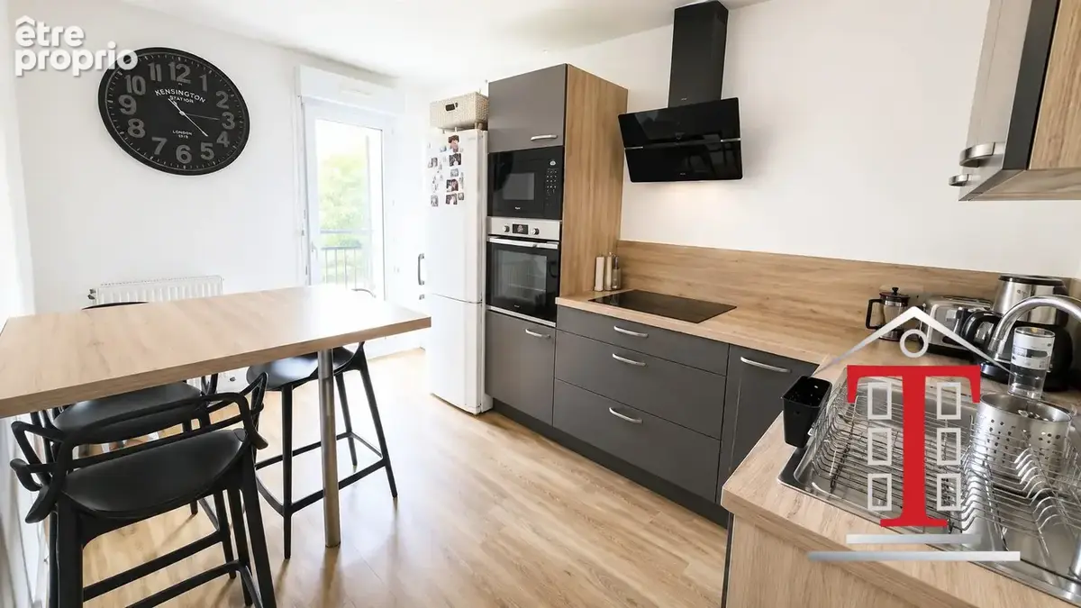 Cuisine moderne avec accès extérieur