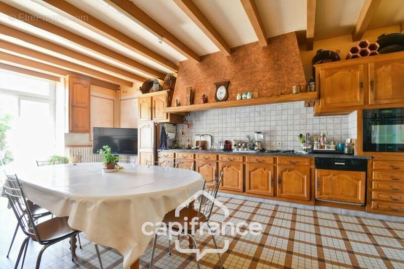 Propriété à vendre 14 pièces PAILLE (17) sur 4800m² de terrain avec nombreuses dépendances - photo 10